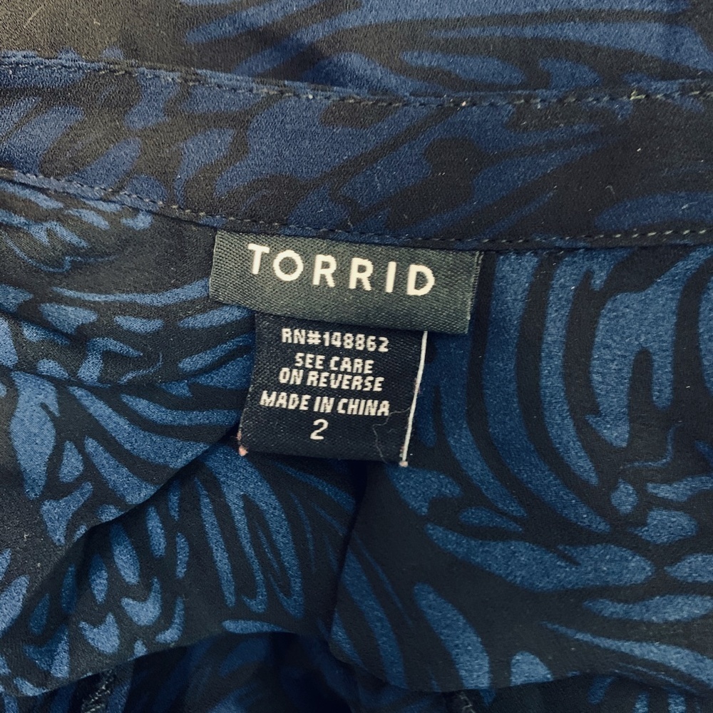 TORRID Black Blue Sheer Blouse 110844 Top Shirt 2 - Picture 13 of 16
